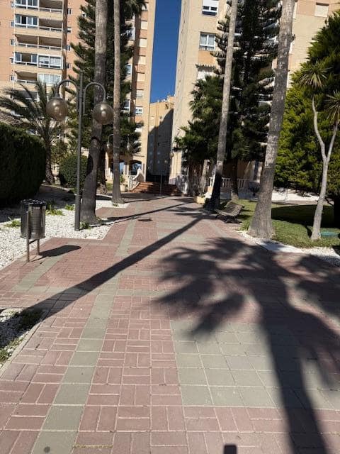 Appartement de 2 chambres à louer à El Campello avec garage - 1 300 € (Ref: 9650422)