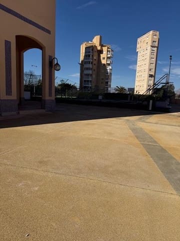Appartement de 2 chambres à louer à El Campello avec garage - 1 300 € (Ref: 9650422)
