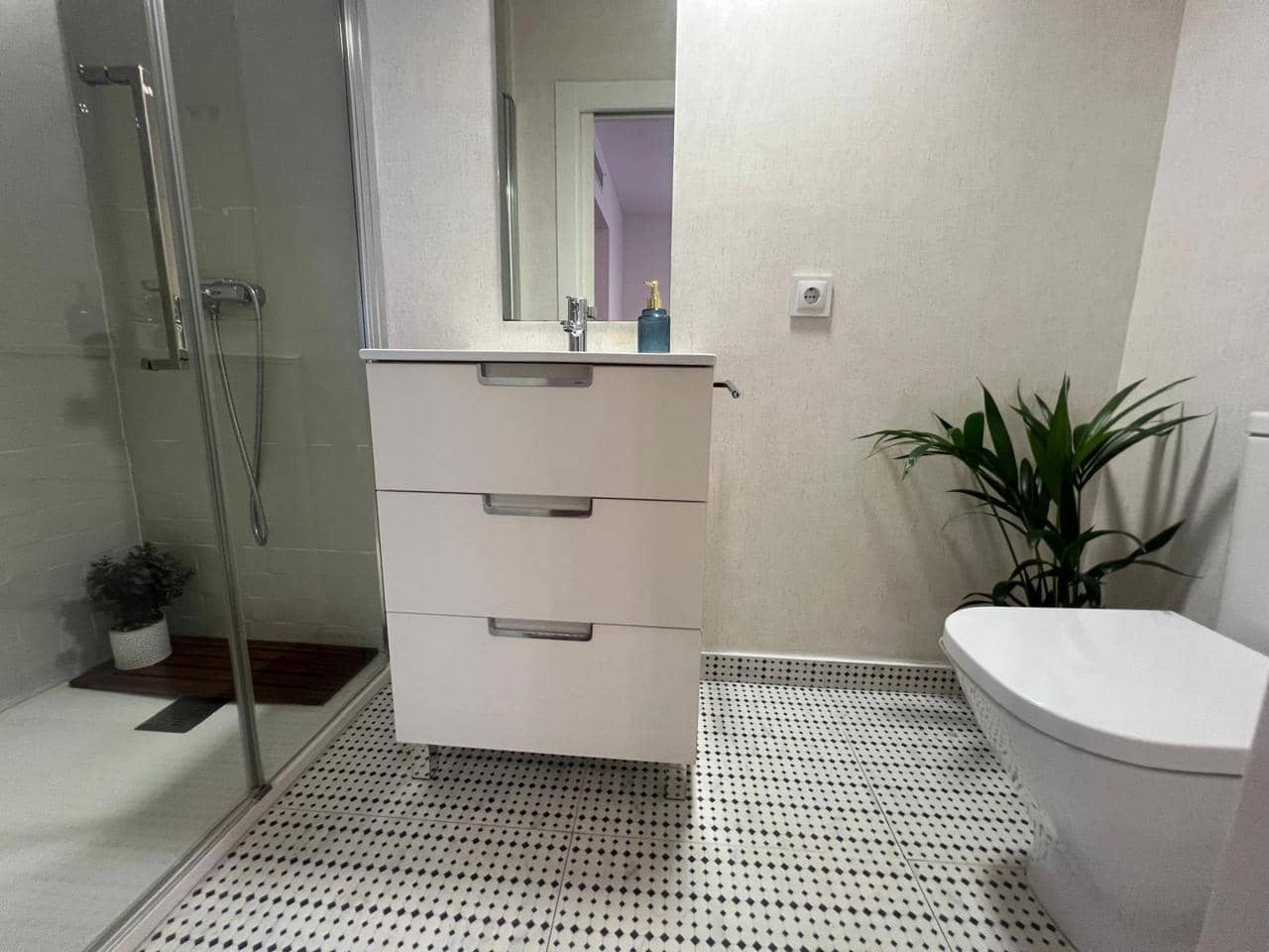 3 bedroom Flat for sale in Alicante / Alacant city - € 415,000 (Ref: 9720299)