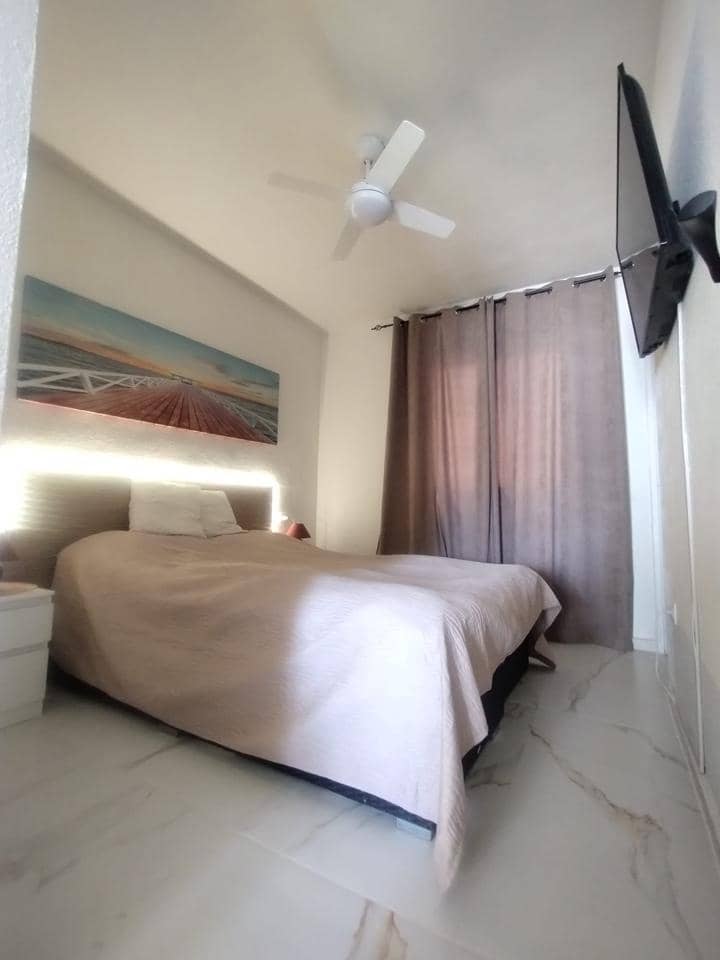 1 bedroom Flat for sale in Torrevieja with pool - € 160,000 (Ref: 9720996)