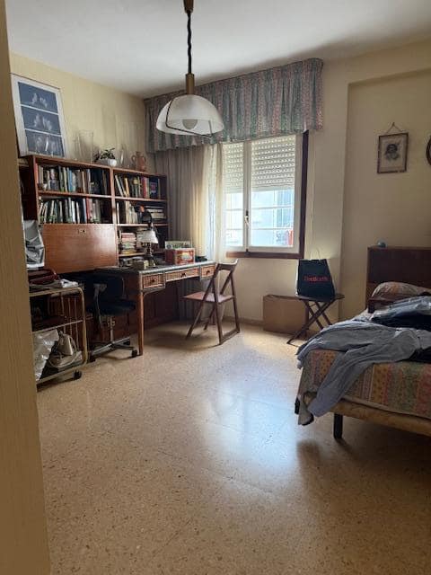 4 bedroom Flat for sale in Alicante / Alacant city with garage - € 590,000 (Ref: 9733748)