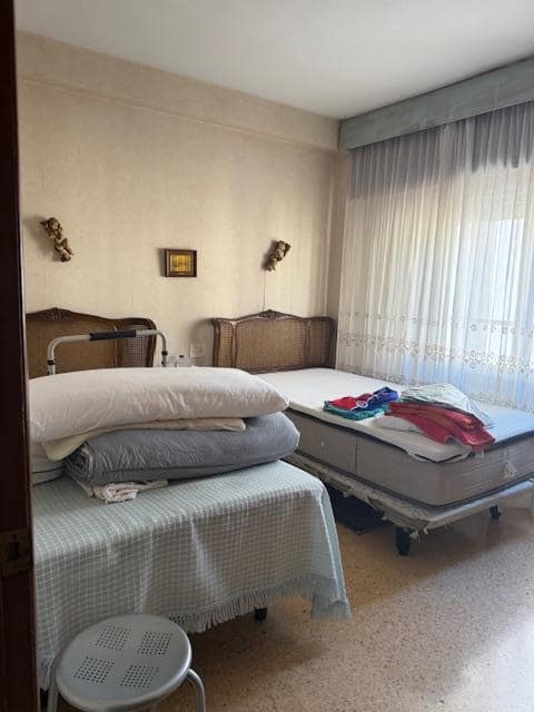 4 bedroom Flat for sale in Alicante / Alacant city with garage - € 590,000 (Ref: 9733748)