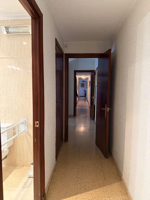 4 bedroom Flat for sale in Alicante / Alacant city with garage - € 590,000 (Ref: 9733748)