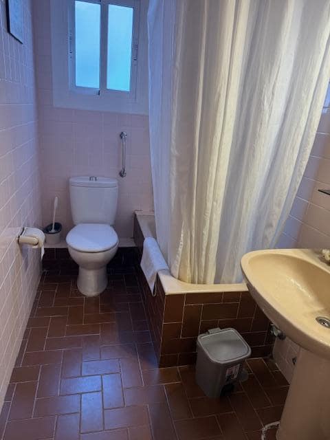 4 bedroom Flat for sale in Alicante / Alacant city with garage - € 590,000 (Ref: 9733748)