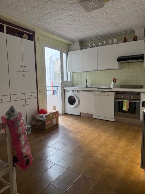 4 bedroom Flat for sale in Alicante / Alacant city with garage - € 590,000 (Ref: 9733748)