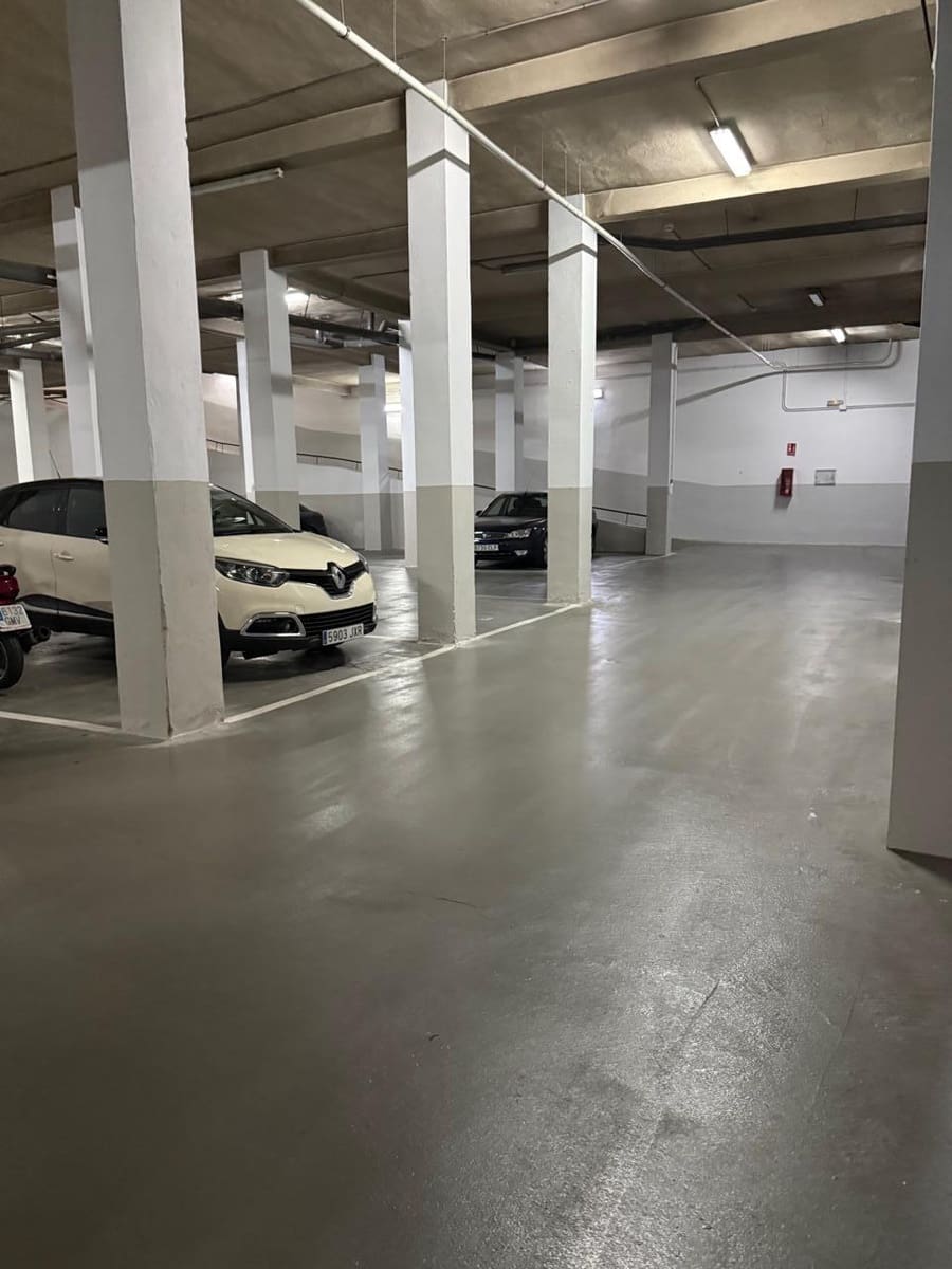 4 bedroom Flat for sale in Alicante / Alacant city with garage - € 590,000 (Ref: 9733748)