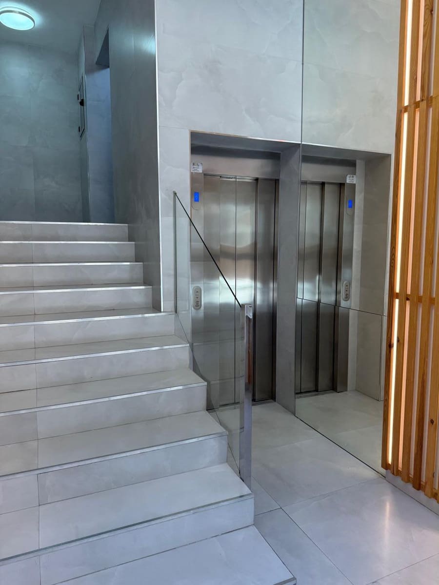 4 bedroom Flat for sale in Alicante / Alacant city with garage - € 590,000 (Ref: 9733748)