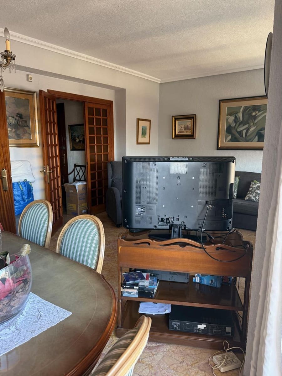 4 bedroom Flat for sale in Alicante / Alacant city with garage - € 590,000 (Ref: 9733748)