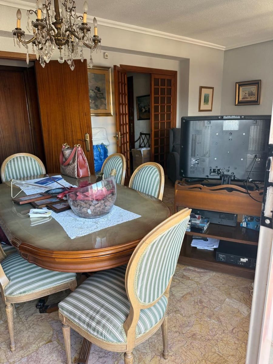 4 bedroom Flat for sale in Alicante / Alacant city with garage - € 590,000 (Ref: 9733748)