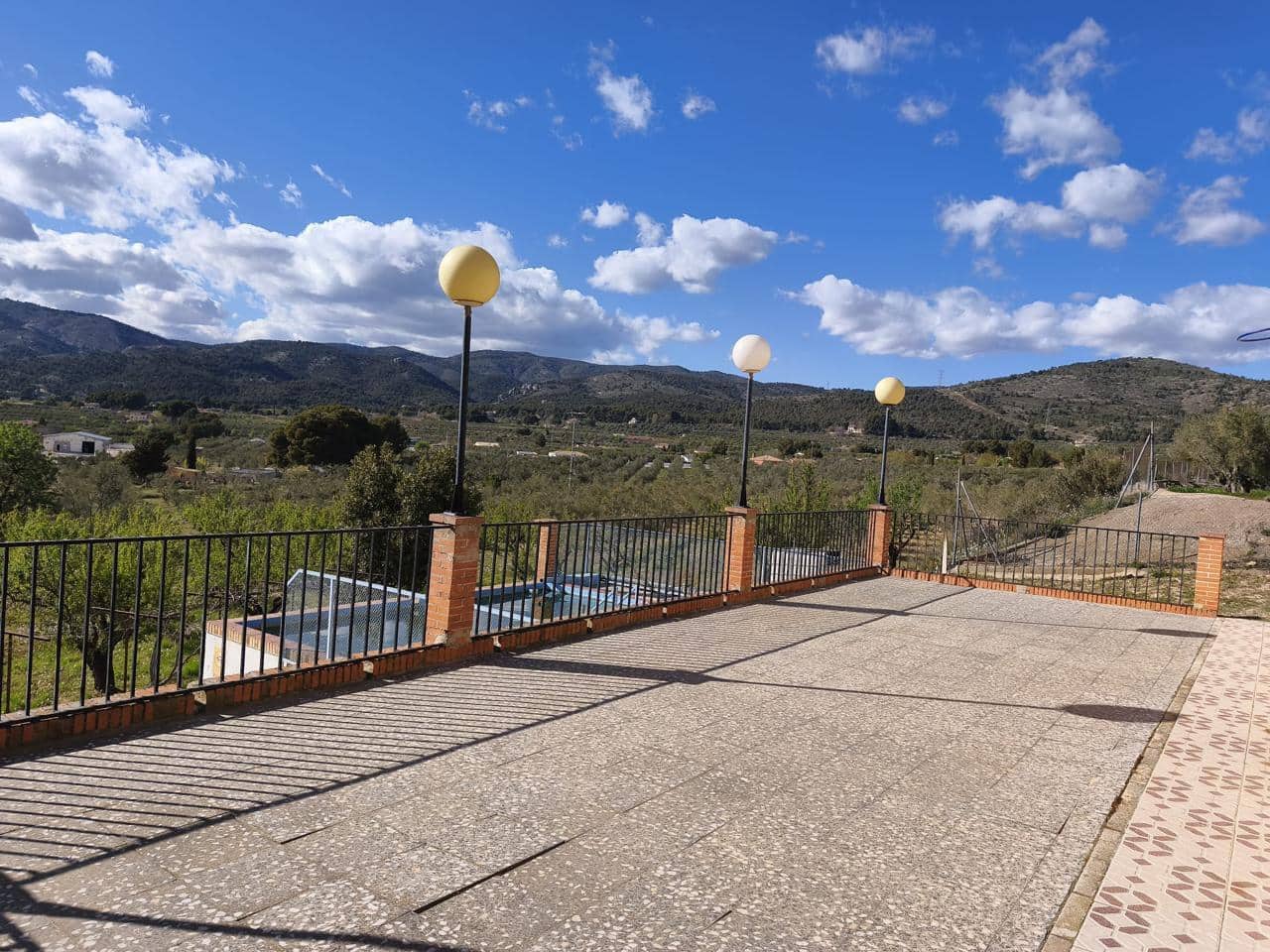 4 sovrum Finca/Hus på landet till salu i Onil med pool garage - 190 000 € (Ref: 9749291)