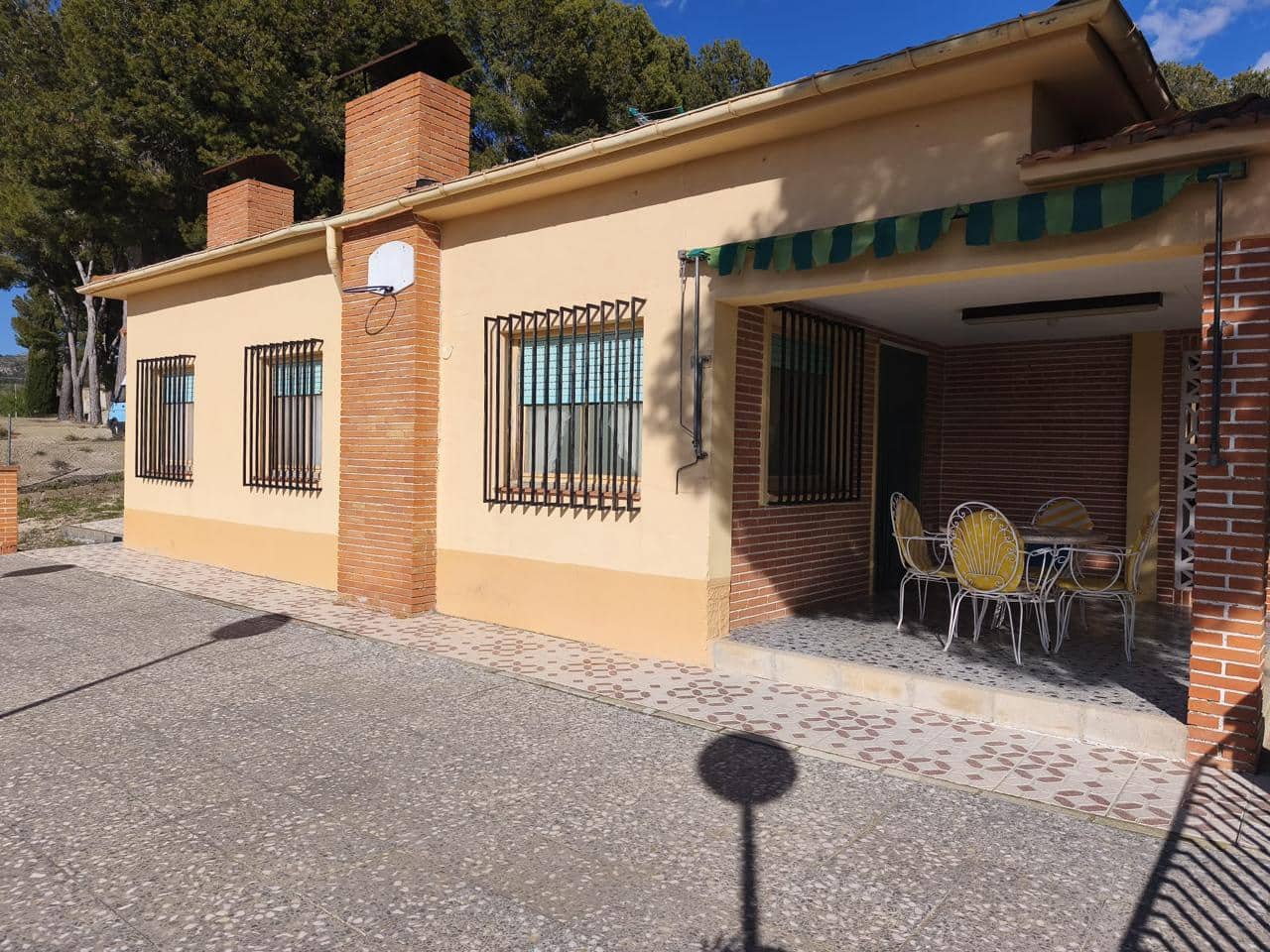 4 sovrum Finca/Hus på landet till salu i Onil med pool garage - 190 000 € (Ref: 9749291)