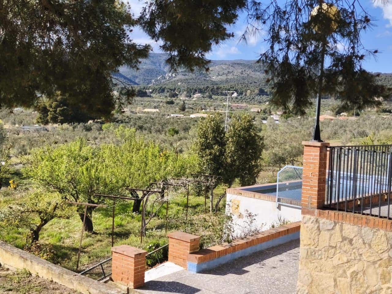 4 sovrum Finca/Hus på landet till salu i Onil med pool garage - 190 000 € (Ref: 9749291)