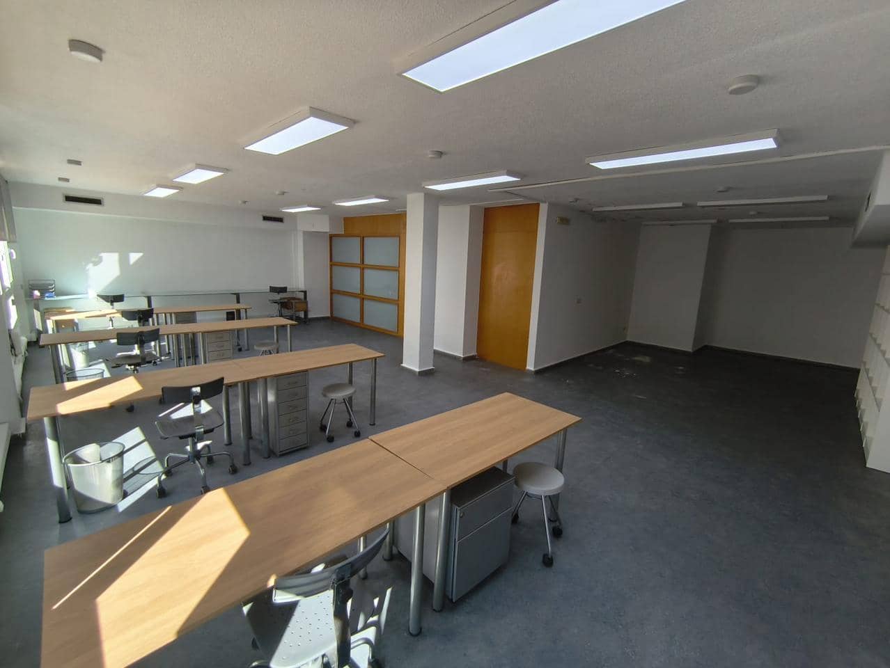 4 camera da letto Ufficio da affittare in Alicante citta - 1.200 € (Rif: 9784268)