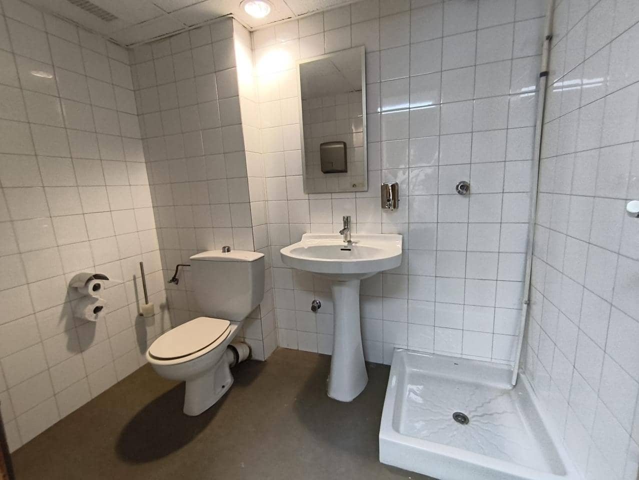 4 camera da letto Ufficio da affittare in Alicante citta - 1.200 € (Rif: 9784268)