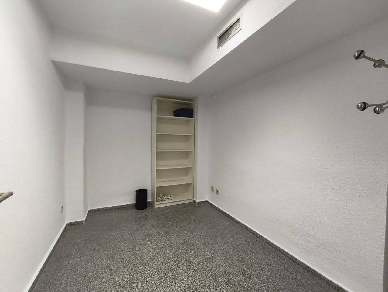 4 camera da letto Ufficio da affittare in Alicante citta - 1.200 € (Rif: 9784268)