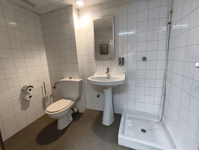 4 camera da letto Ufficio da affittare in Ensanche - Diputacion, Alicante città - 1.200 € (Rif: 9784268)