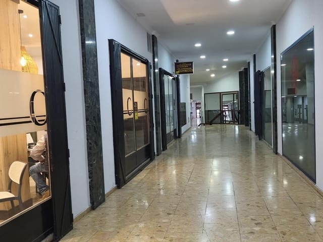 4 camera da letto Ufficio da affittare in Ensanche - Diputacion, Alicante città - 1.200 € (Rif: 9784268)