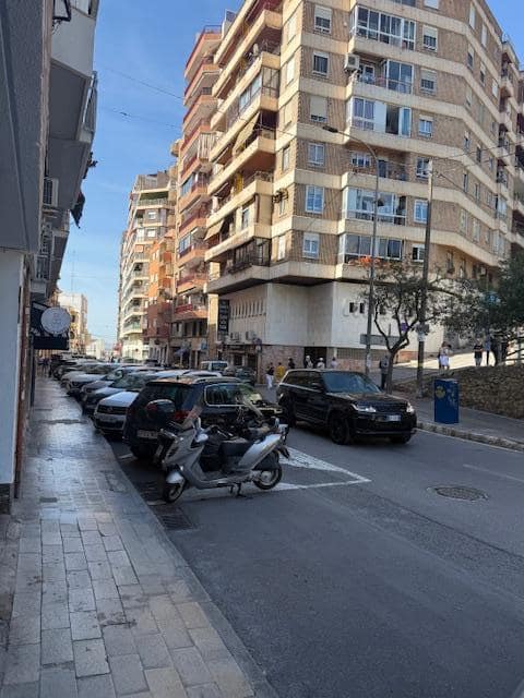 3 makuuhuone Asunto vuokrattavana paikassa Alicante kaupunki - 1 200 € (Ref: 9789839)