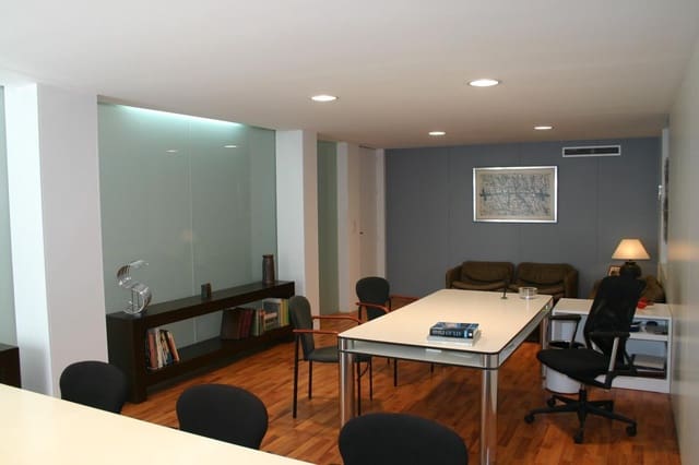 3 makuuhuone Asunto vuokrattavana paikassa Raval Roig - Virgen del Socorro, Alicante kaupunki - 1 200 € (Ref: 9789839)