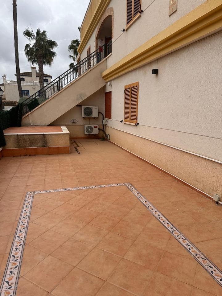 2 bedroom Villa for sale in Rojales with pool garage - € 174,900 (Ref: 9814692)