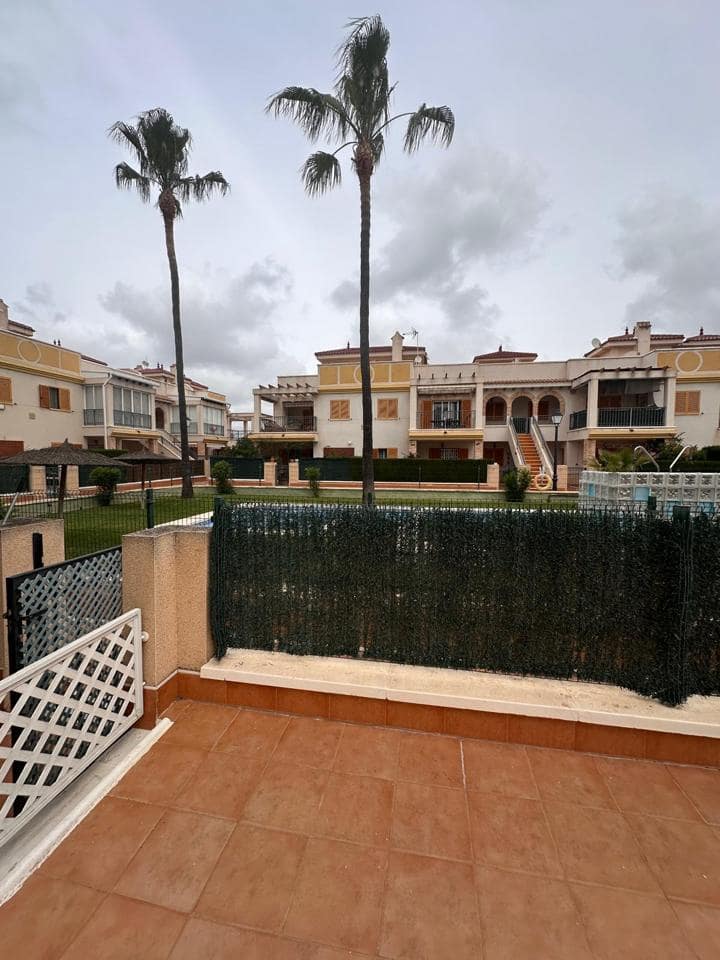 2 bedroom Villa for sale in Rojales with pool garage - € 174,900 (Ref: 9814692)