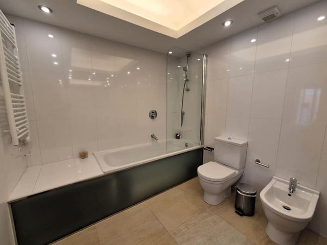 3 soveværelse Lejlighed til salg i Barrio del Centro, Alicante by - € 375.000 (Ref: 9816668)
