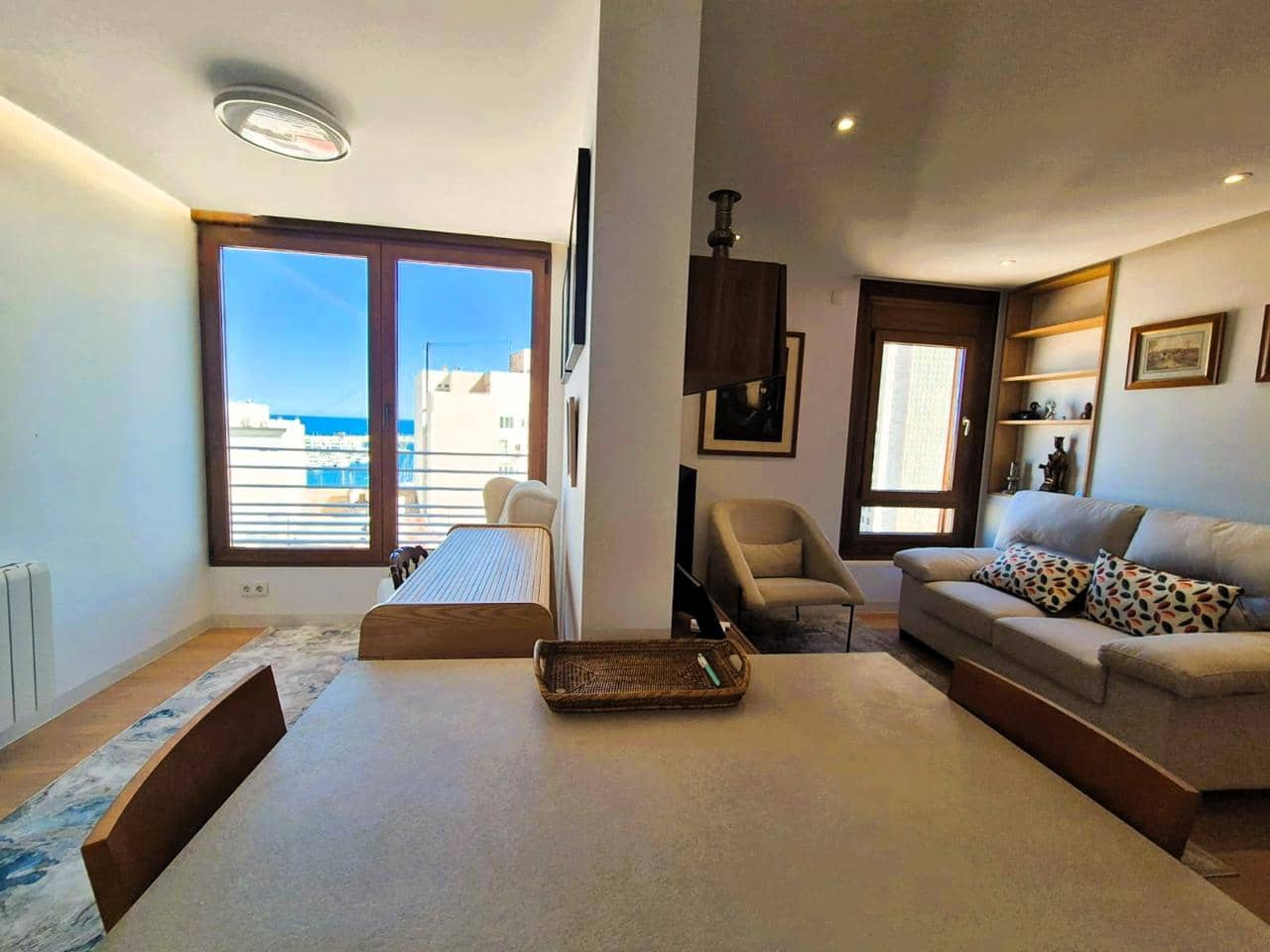 2 slaapkamer Flat te huur in Alicante stad - € 1.950 (Ref: 9824256)