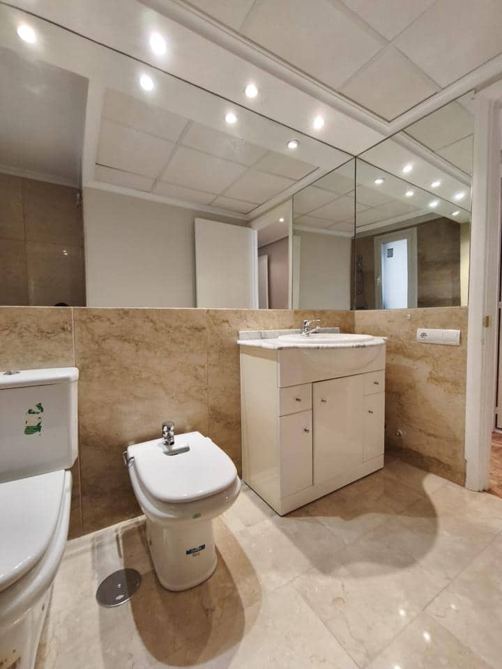 3 camera da letto Appartamento da affittare in Alicante citta - 1.800 € (Rif: 9832730)