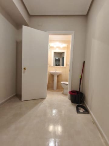 3 camera da letto Appartamento da affittare in Casco Antiguo - Sant Cruz - Ayuntamiento, Alicante città - 1.800 € (Rif: 9832730)