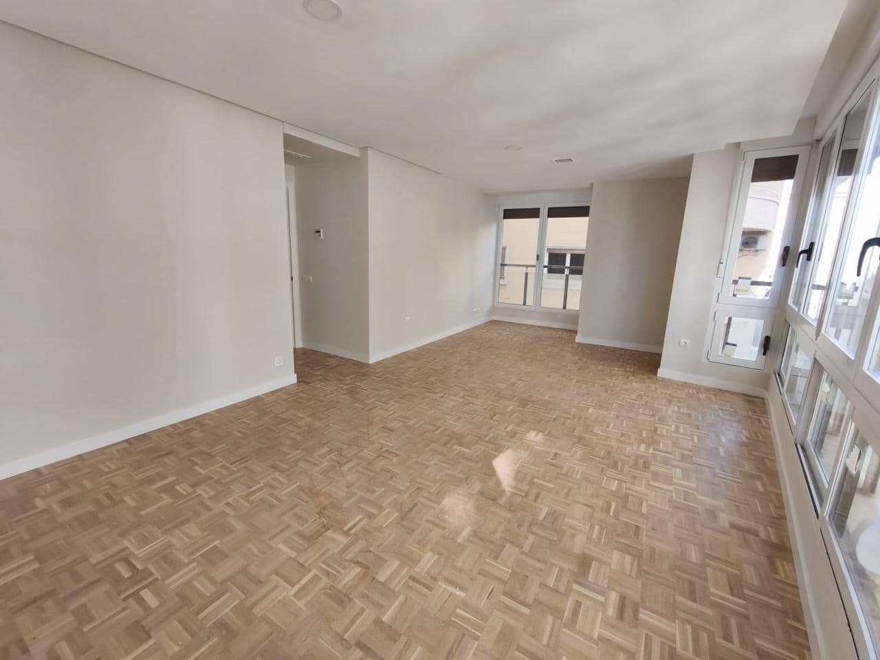 3 camera da letto Appartamento da affittare in Alicante citta - 1.800 € (Rif: 9832730)
