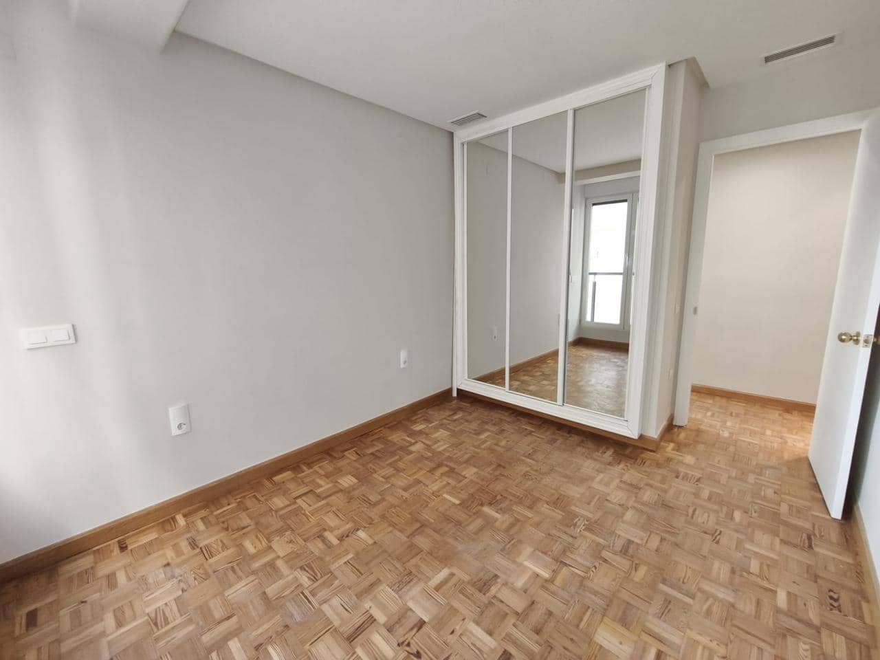 3 camera da letto Appartamento da affittare in Alicante citta - 1.800 € (Rif: 9832730)