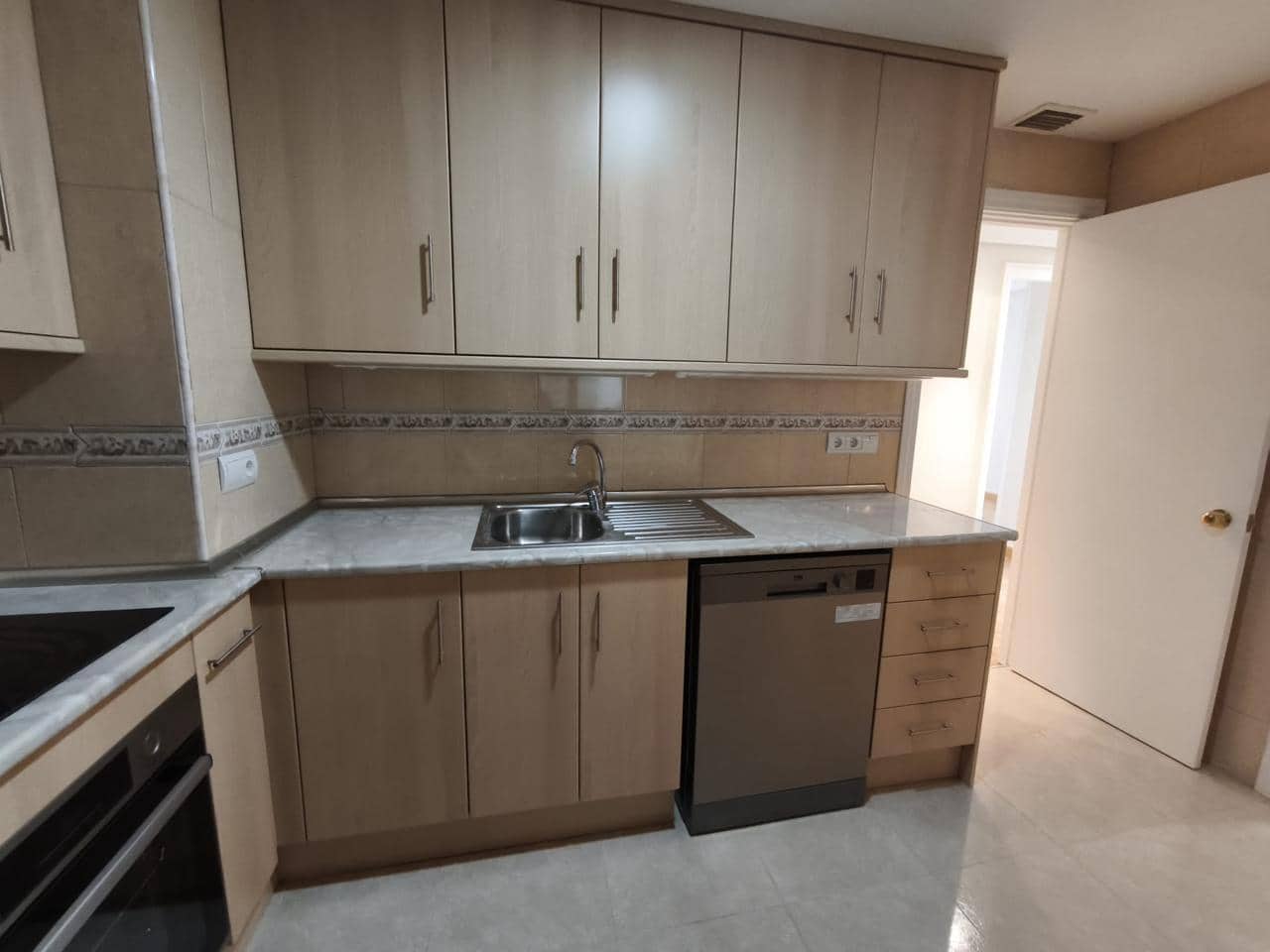 3 camera da letto Appartamento da affittare in Alicante citta - 1.800 € (Rif: 9832730)