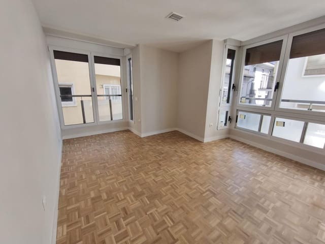 3 camera da letto Appartamento da affittare in Casco Antiguo - Sant Cruz - Ayuntamiento, Alicante città - 1.800 € (Rif: 9832730)