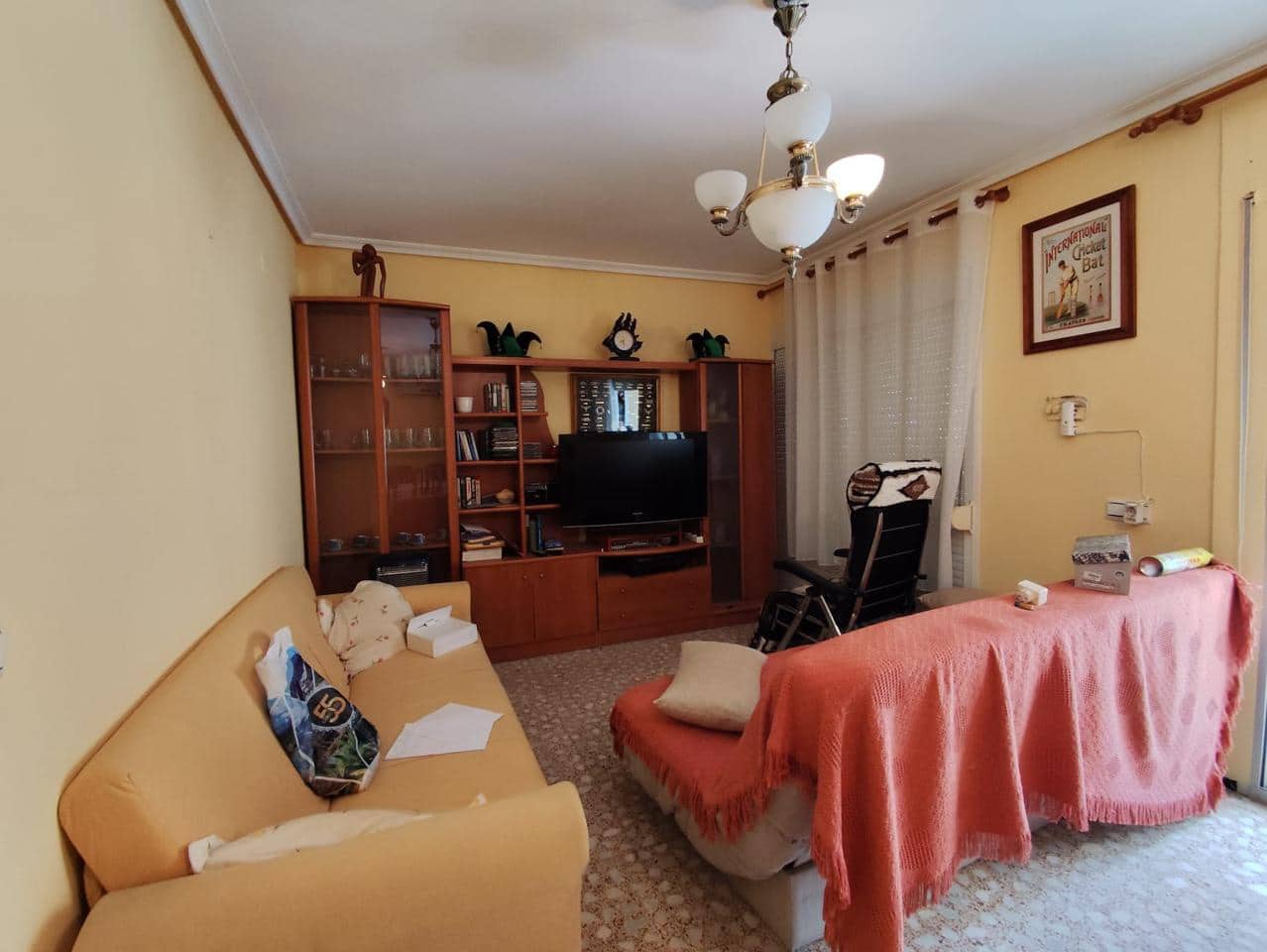 3 bedroom Flat for sale in Alicante / Alacant city - € 170,000 (Ref: 9850340)