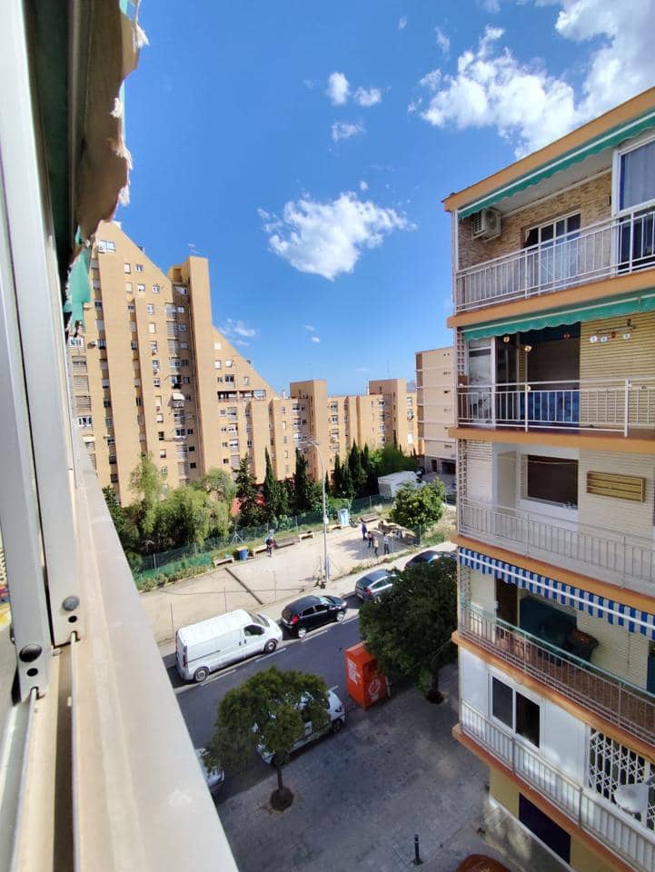 3 bedroom Flat for sale in Alicante / Alacant city - € 170,000 (Ref: 9850340)