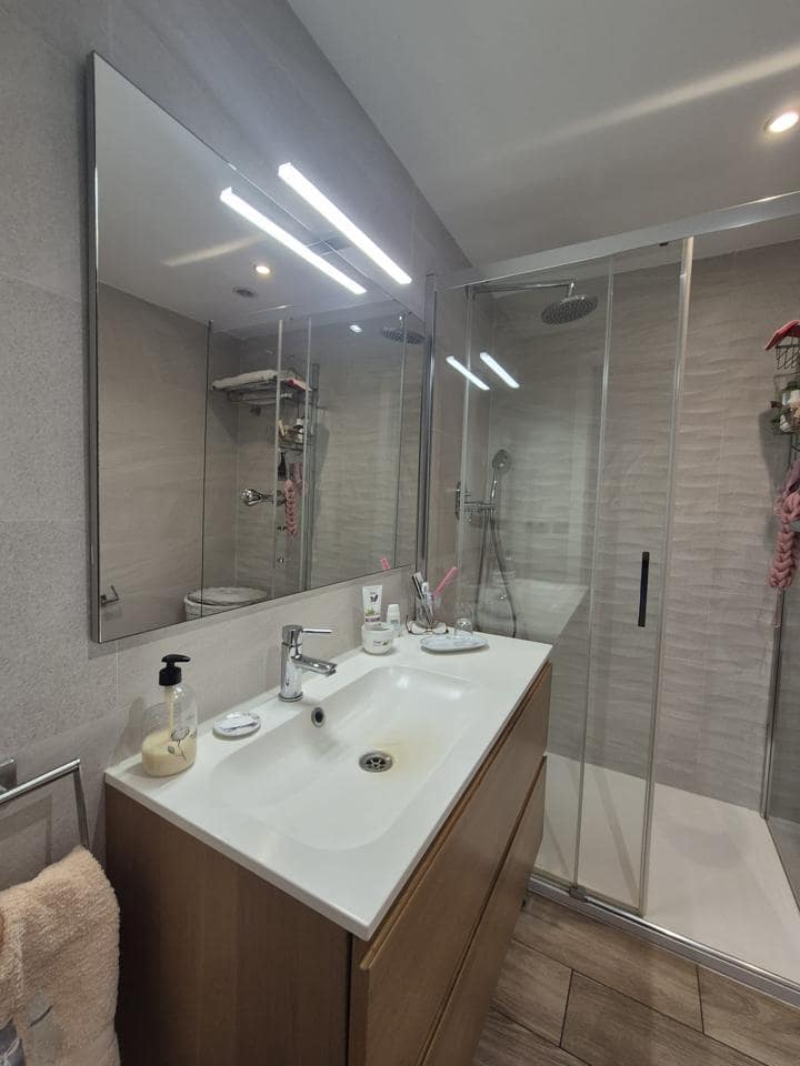 3 soveværelse Lejlighed til salg i Alicante by med garage - € 415.000 (Ref: 9854567)
