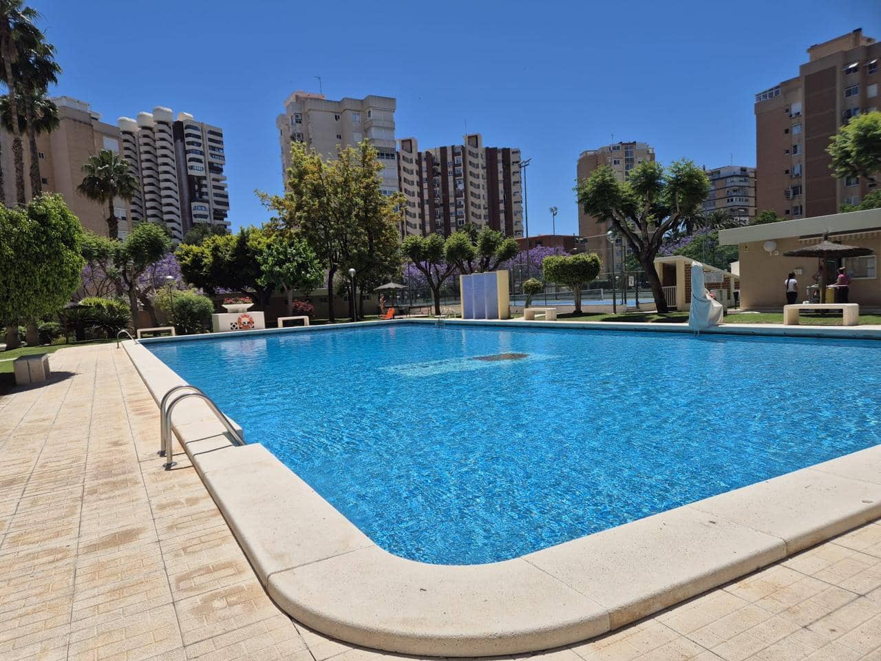 3 soveværelse Lejlighed til salg i Alicante by med garage - € 415.000 (Ref: 9854567)