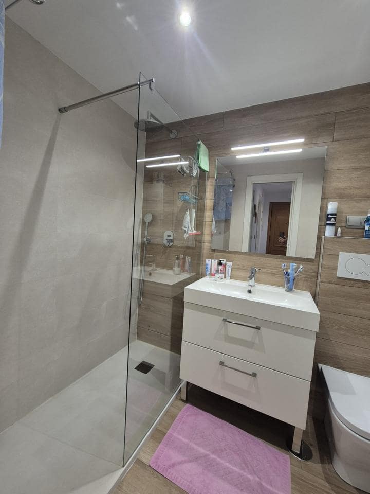 3 soveværelse Lejlighed til salg i Alicante by med garage - € 415.000 (Ref: 9854567)