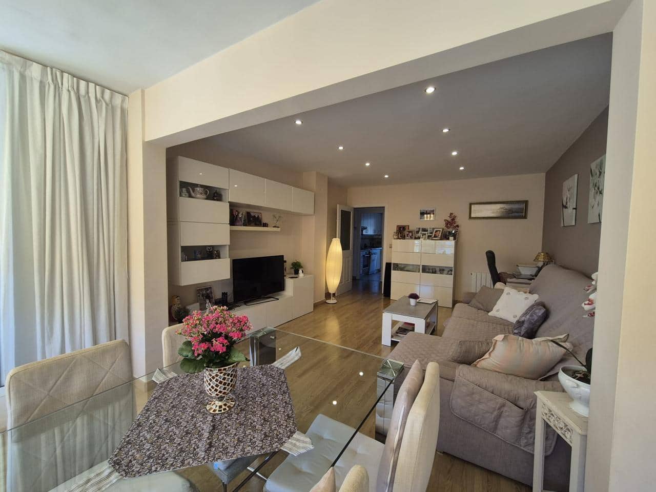 3 soveværelse Lejlighed til salg i Alicante by med garage - € 415.000 (Ref: 9854567)