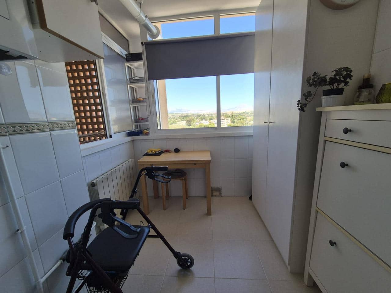 3 soveværelse Lejlighed til salg i Alicante by med garage - € 415.000 (Ref: 9854567)