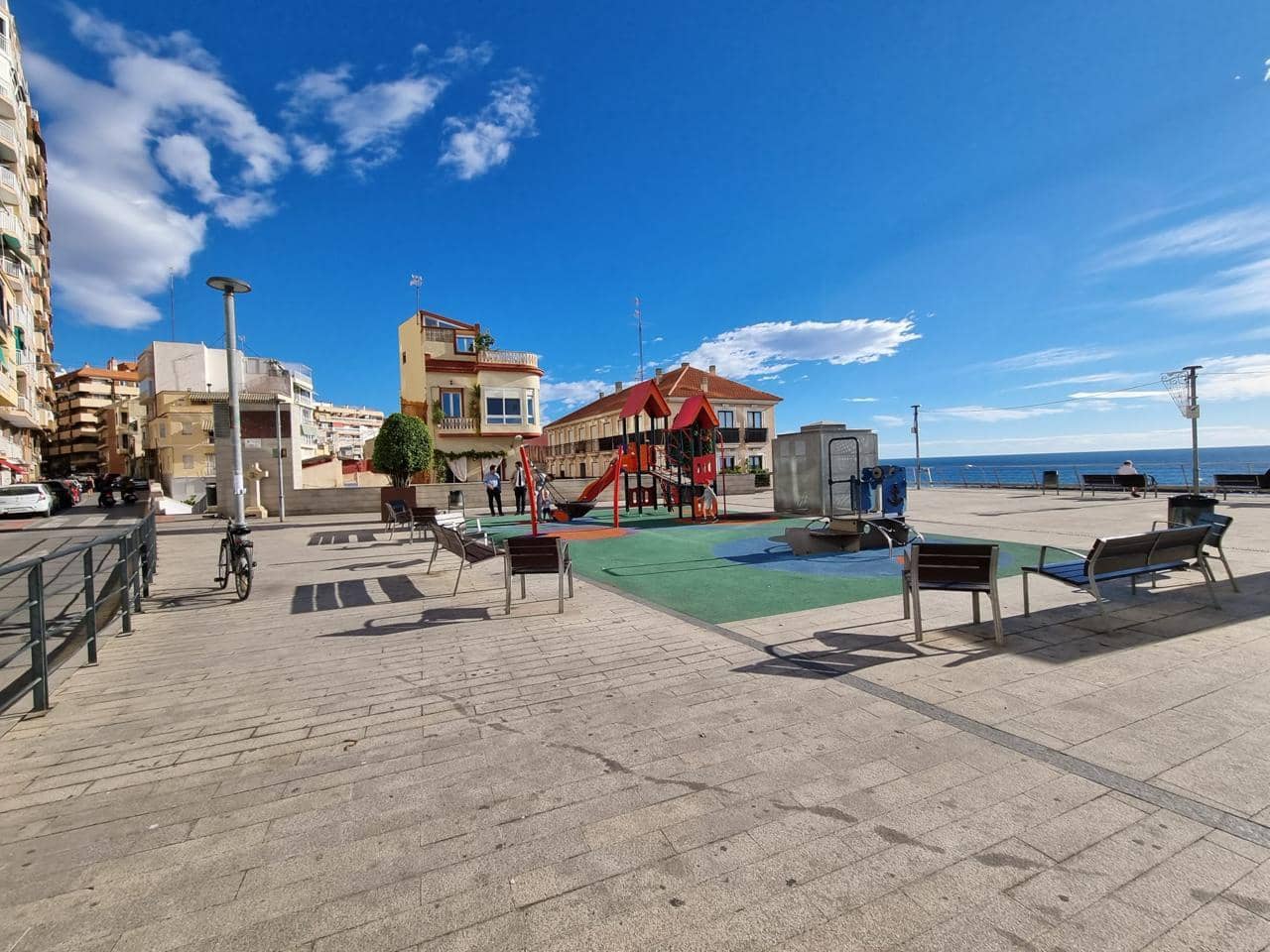 1 quarto Empresa para venda em Alicante cidade - 150 000 € (Ref: 9860576)