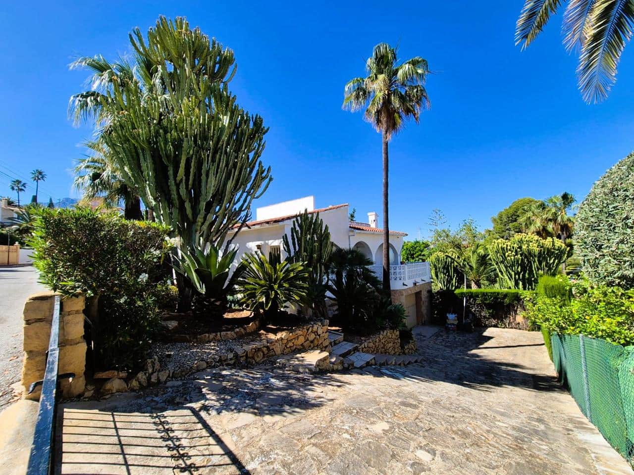 3 Zimmer Villa zu verkaufen in La Nucia mit Garage - 480.000 € (Ref: 9866341)
