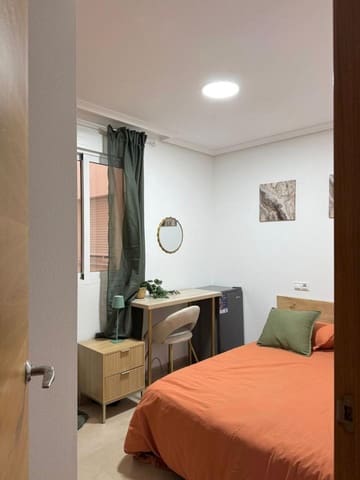 5 soverom Leilighet til salgs i Puerto Deportivo, Torrevieja - € 175 000 (Ref: 9872686)