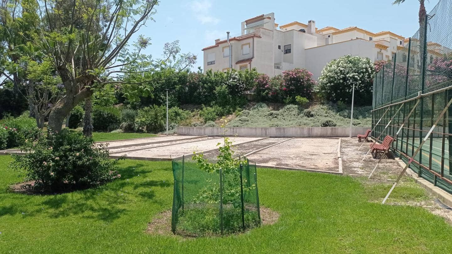 3 bedroom Villa for sale in Arenales del Sol with pool garage - € 269,900 (Ref: 9880297)
