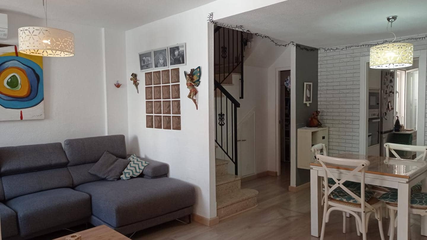 3 bedroom Villa for sale in Arenales del Sol with pool garage - € 269,900 (Ref: 9880297)