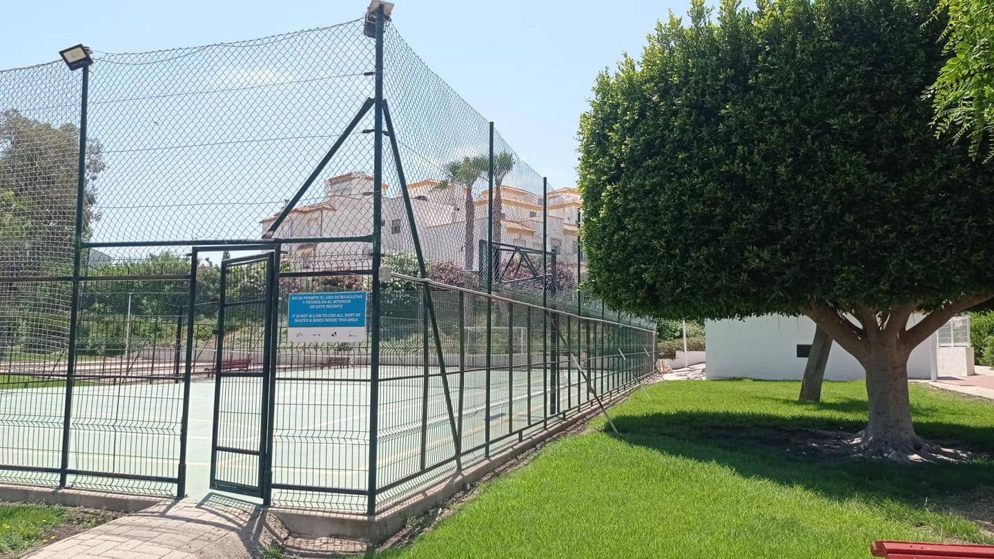 3 bedroom Villa for sale in Arenales del Sol with pool garage - € 269,900 (Ref: 9880297)