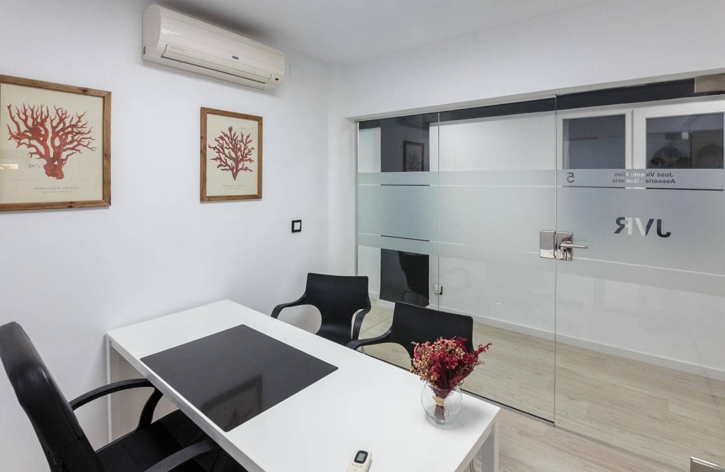 7 Zimmer Büro zu vermieten in Alicante / Alacant Stadt - 350 € (Ref: 9892945)