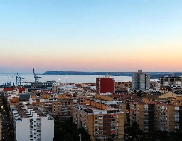 4 camera da letto Appartamento in vendita in Santo Domingo, Alicante città - 260.000 € (Rif: 9908918)