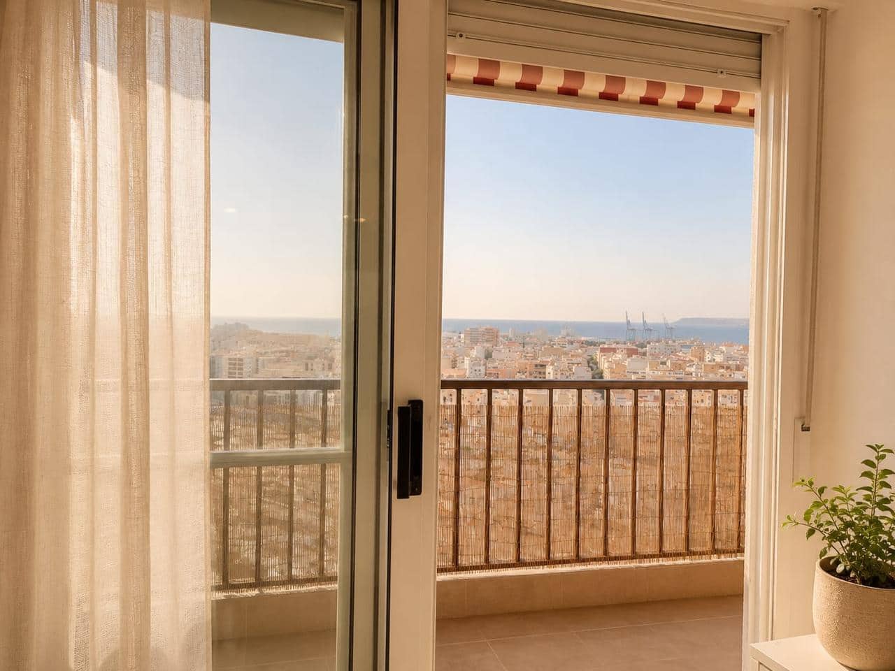4 camera da letto Appartamento in vendita in Alicante citta - 260.000 € (Rif: 9908918)