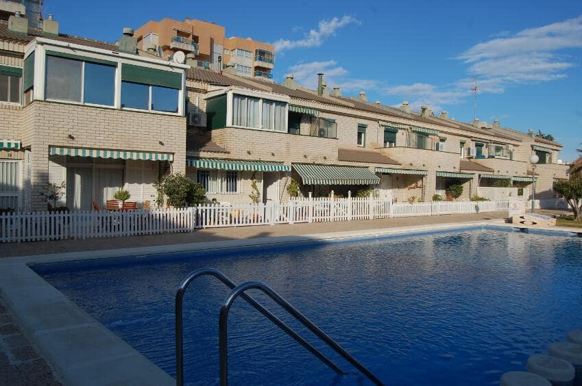 3 makuuhuone Bungalow vuokrattavana paikassa Cabo de las Huertas mukana uima-altaan 
autotalli - 1 300 € (Ref: 9911526)